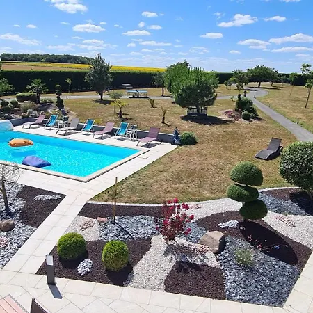 Mobil 4p Proche Du Futuroscope * Neuville-du-Poitou