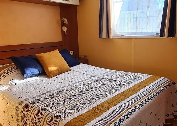 Mobil 4p Proche Du Futuroscope * Neuville-du-Poitou